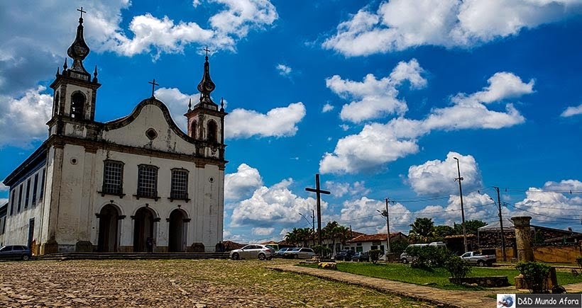 Mais um ângulo da Praça Monsenhor Mendes - O que fazer em Catas Altas, Minas Gerais