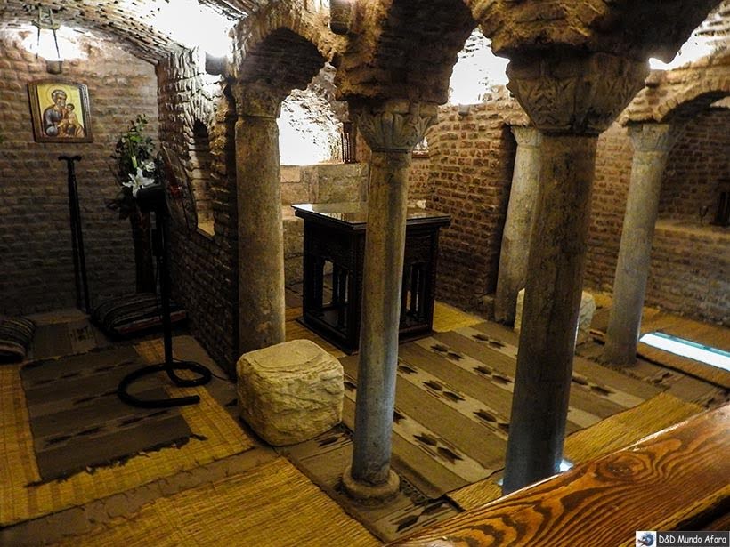 Cripta Sagrada na Igreja dos Santos Sérgio e Baco no Cairo Copta - Diário de Bordo: 2 dias no Cairo 
