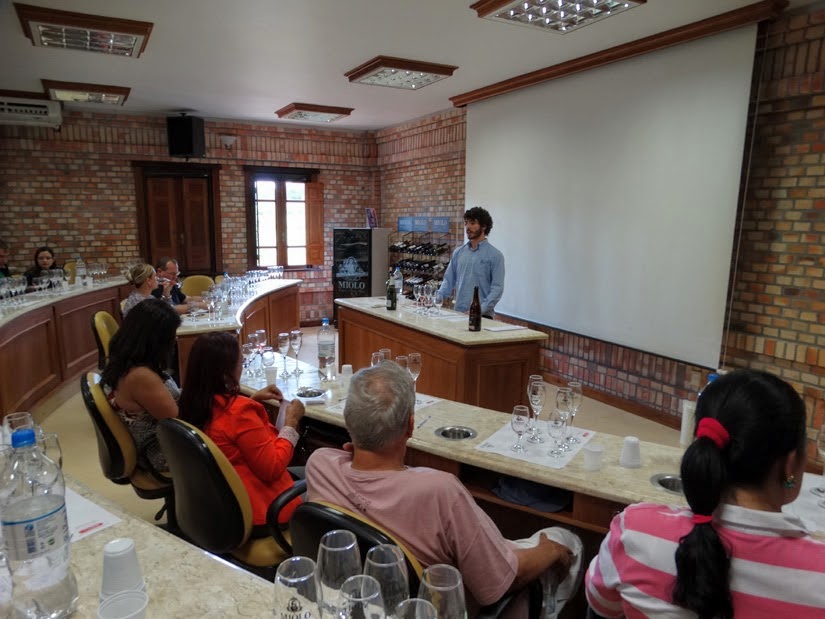 Vinícolas do Rio Grande do Sul: degustação de vinhos na Vinícola Miolo 