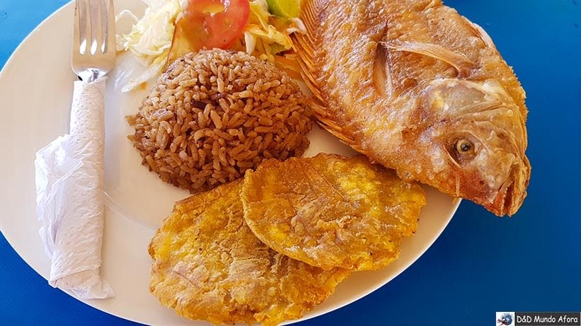 Almoço na Playa Blanca na Isla Baru - Diário de bordo: 4 dias em Cartagena