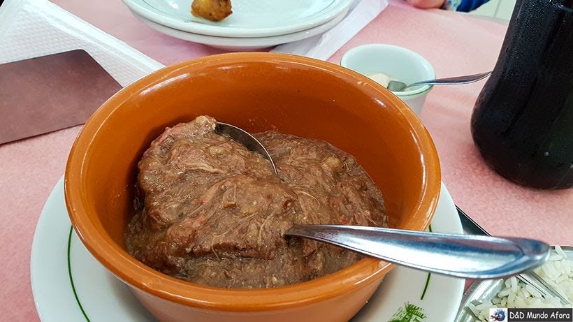 Barreado, prato típico do Paraná no restaurante Madalozo em Morretes