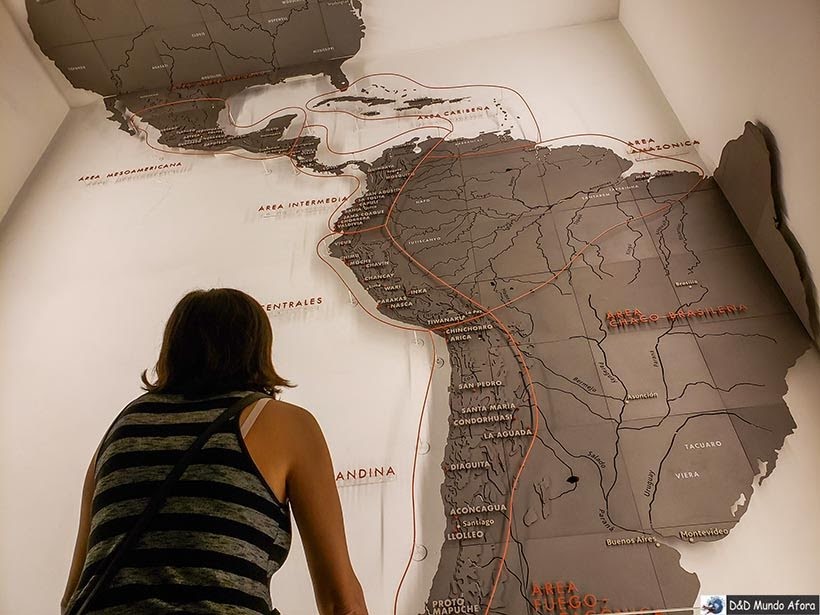 Divisão das áreas de exposição do Museu Chileno de Arte Pré-colombiana em Santiago