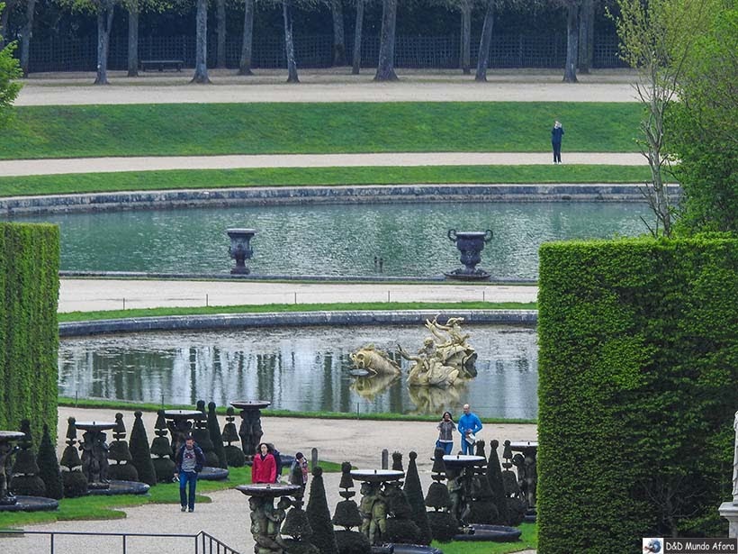 Detalhe do lago nos Jardins do Palácio de Versalhes