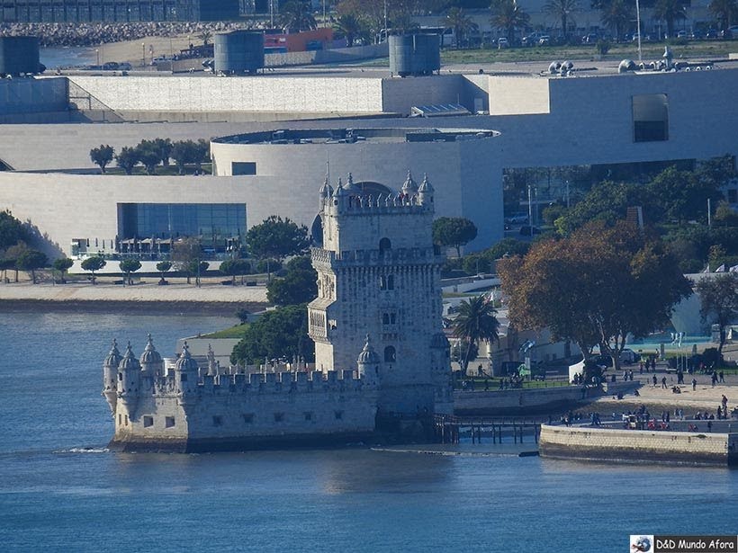 Torre de Belém vista do Santuário Cristo Rei 