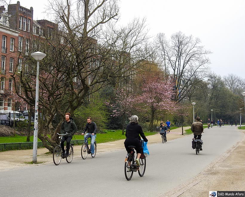 Bicicletas no Vondelpark Amsterdam