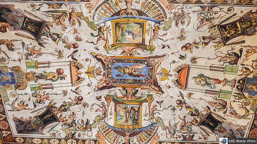 Detalhe do teto da Galeria degli Uffiz Florença