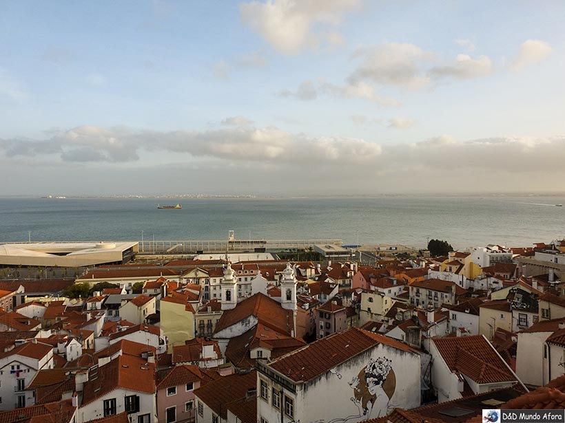 Vista do Miradouro de santa Luzia em Lisboa