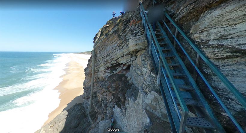 Escadaria embaixo do Forte de São Miguel - Ondas gigantes de Nazaré