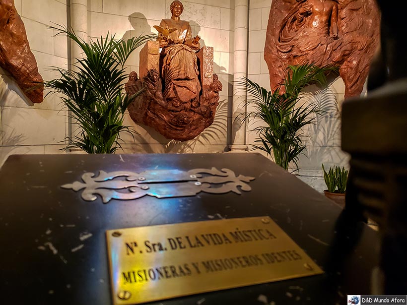 Destaque da capela a Nossa Senhora de la Vida Mística