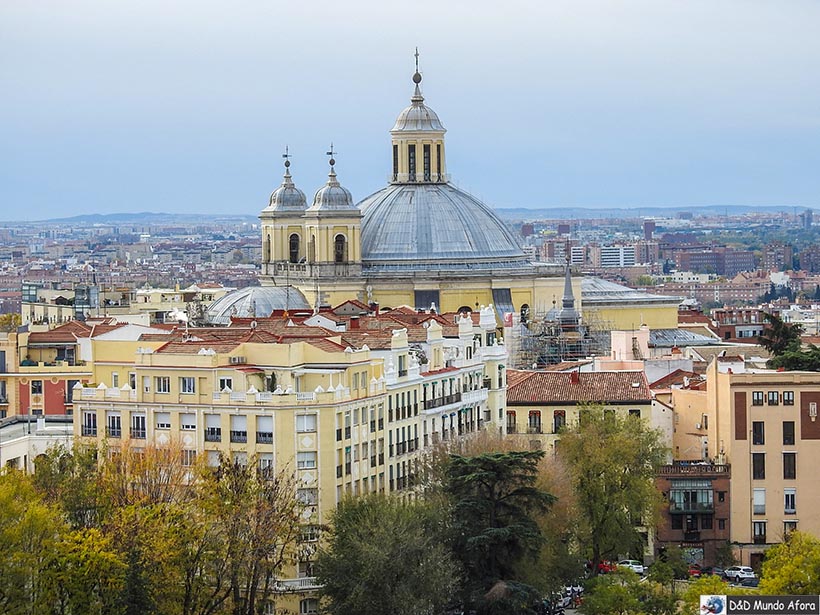 Madrid vista do alto da cúpula da catedral