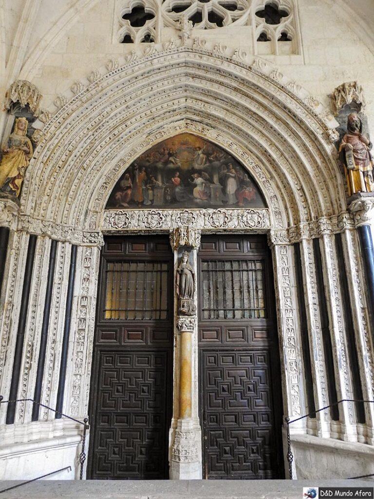 Uma das Portas da Catedral