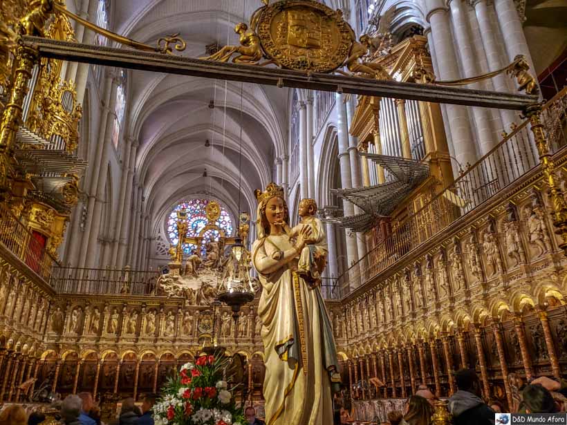 Nossa Senhora no coro da catedral