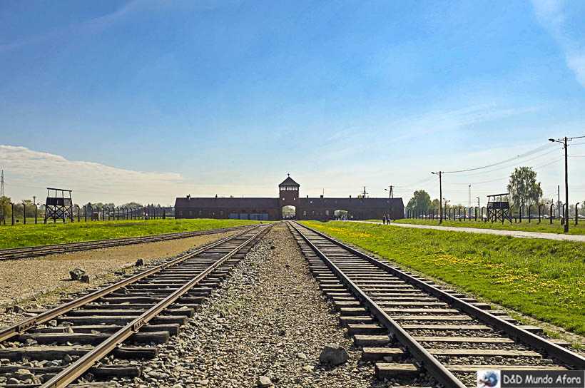 Portão de Entrada de Auschwitz II-Birkenau